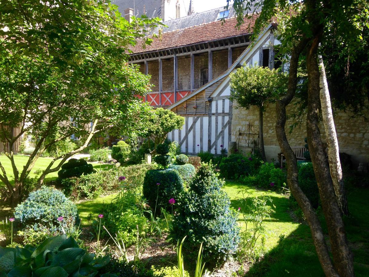 Bed and Breakfast Le Jardin De La Cathedrale Troyes Zewnętrze zdjęcie