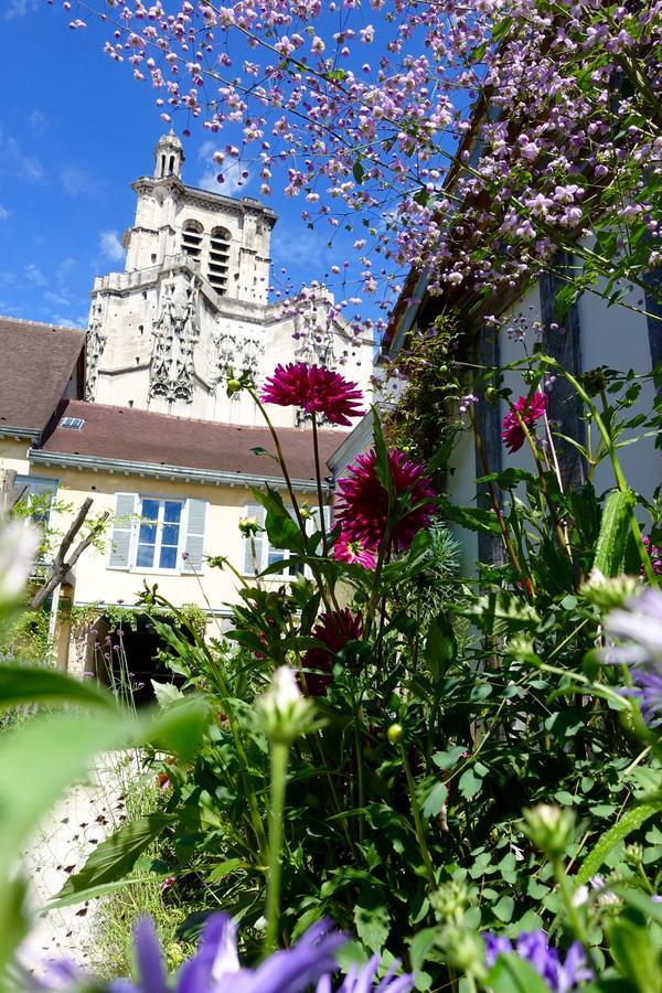 Bed and Breakfast Le Jardin De La Cathedrale Troyes Zewnętrze zdjęcie